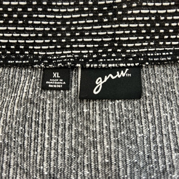 GNW/GNW Women's XL/ Black & White/aline skirt with fake front opening/ - Picture 4 of 9